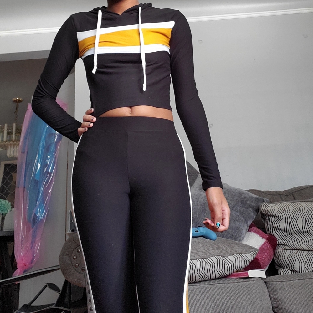 Love Ari Fitted Two Piece Workout Set Black Yellow Size Small